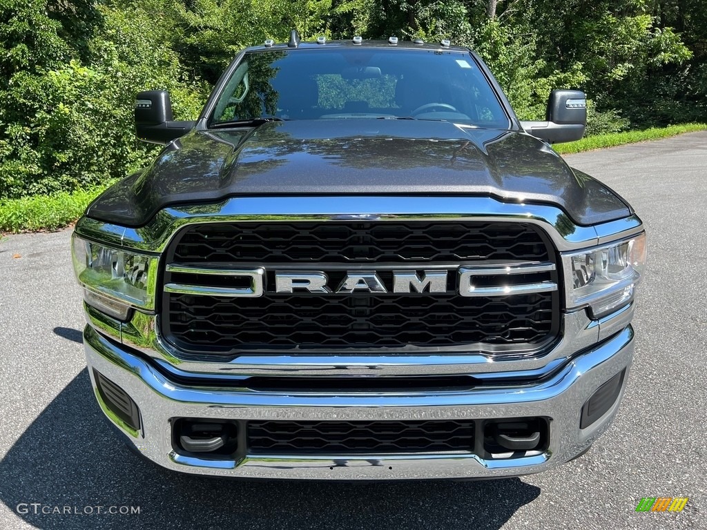 2023 3500 Tradesman Crew Cab 4x4 - Granite Crystal Metallic / Diesel Gray/Black photo #3