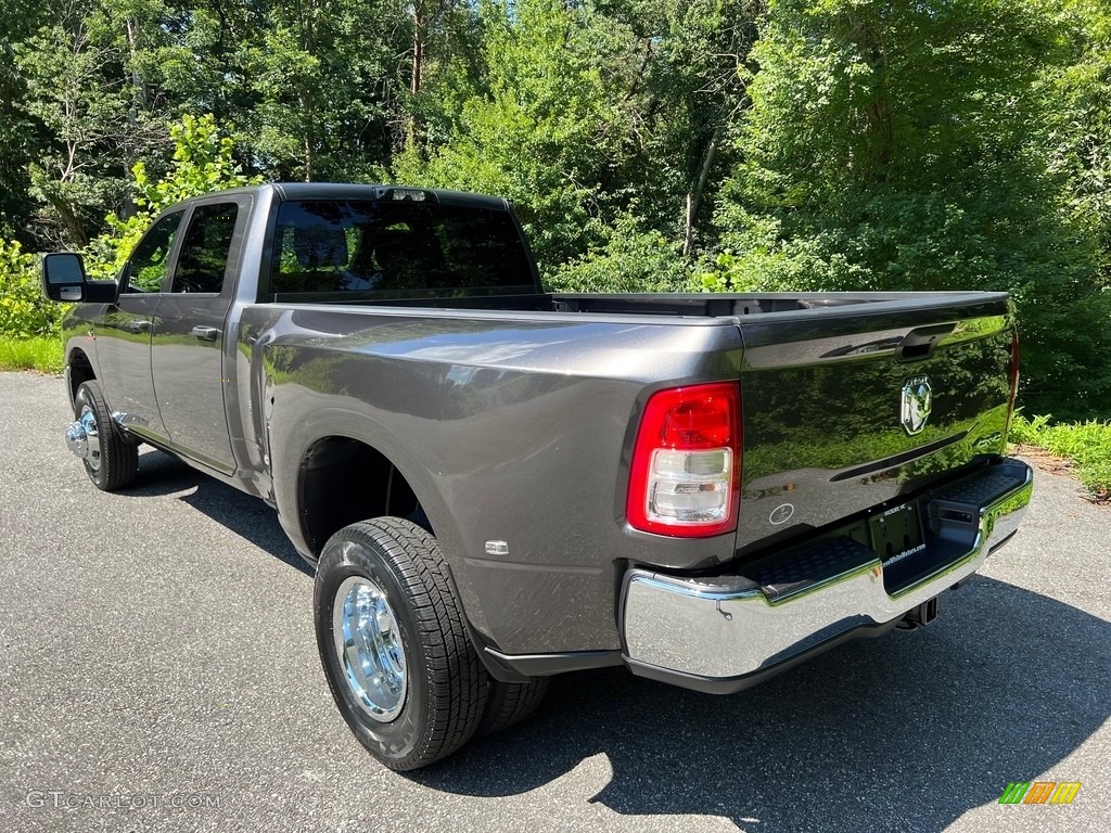 2023 3500 Tradesman Crew Cab 4x4 - Granite Crystal Metallic / Diesel Gray/Black photo #9
