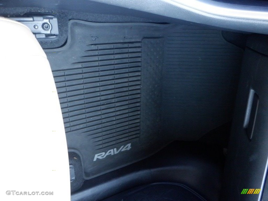 2020 RAV4 XLE Premium AWD - Midnight Black Metallic / Nutmeg photo #33