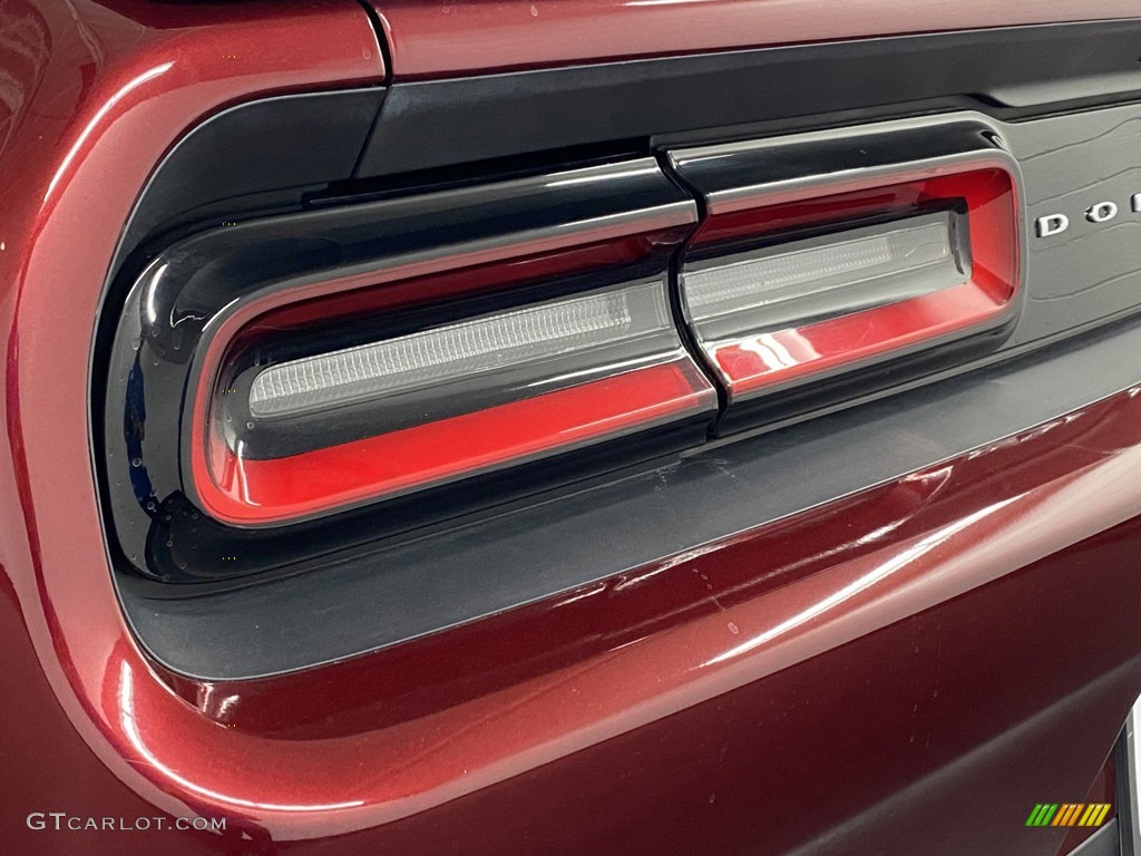 2020 Challenger SXT - Octane Red / Black photo #11