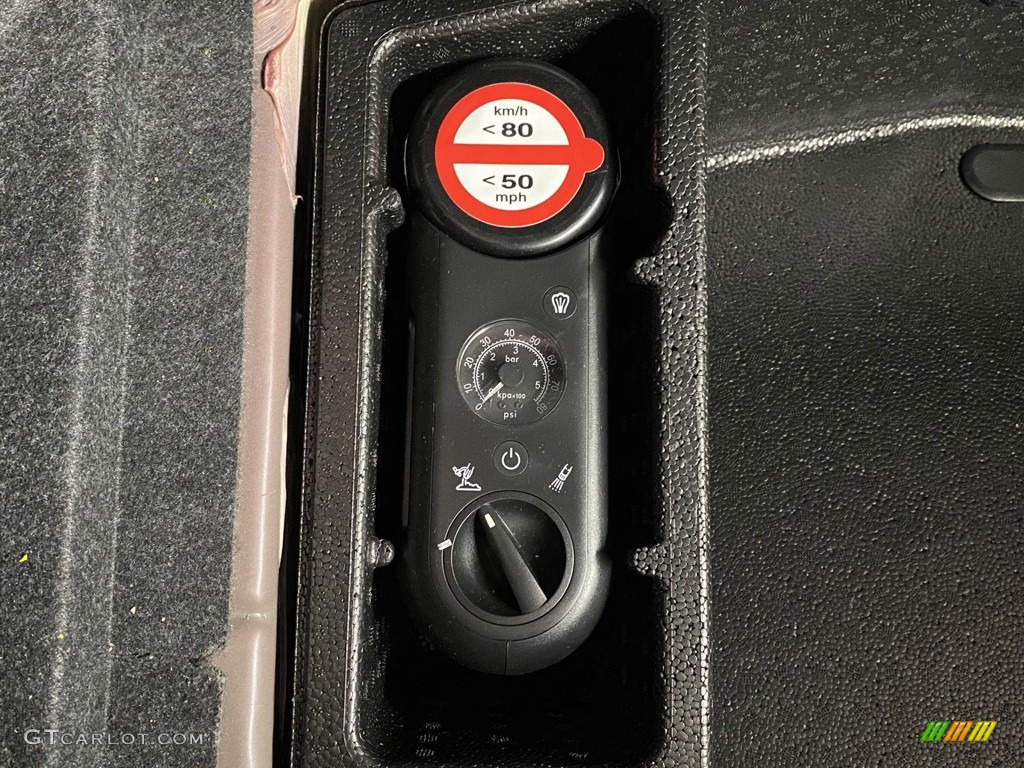 2020 Challenger SXT - Octane Red / Black photo #37
