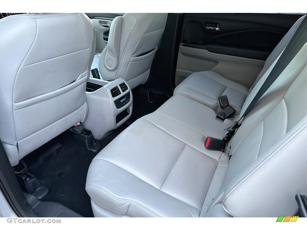 2020 Honda Pilot EX-L Rear Seat Photos
