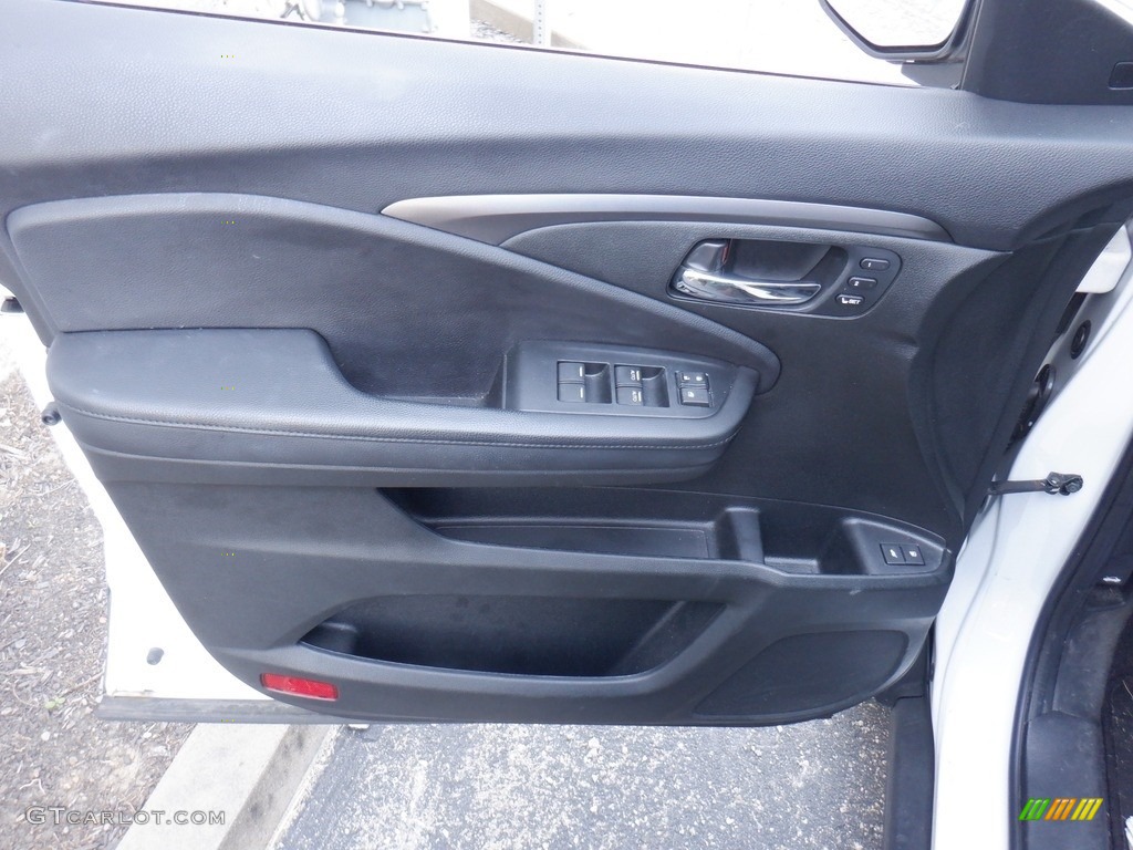 2020 Honda Passport EX-L AWD Door Panel Photos