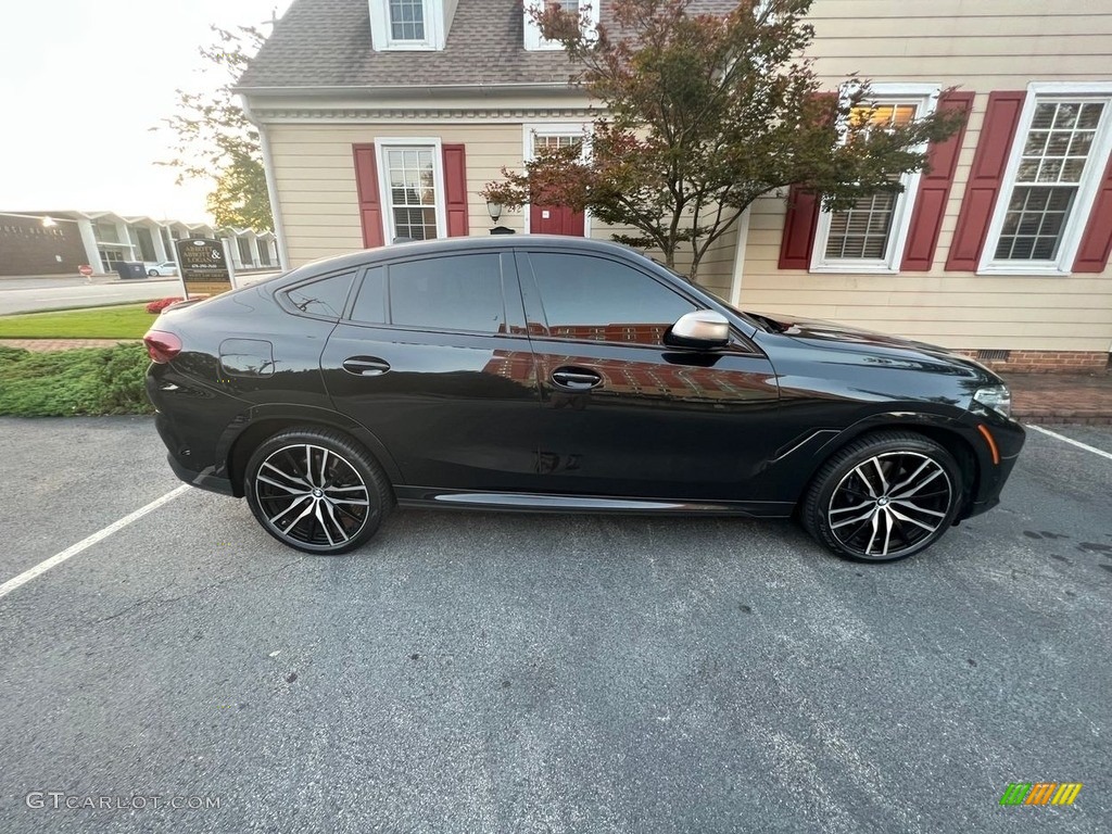 2021 X6 xDrive50i - Black Sapphire Metallic / Black photo #2