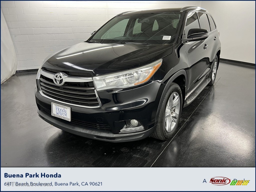 Midnight Black Metallic Toyota Highlander