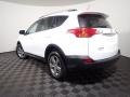Super White - RAV4 XLE Photo No. 10