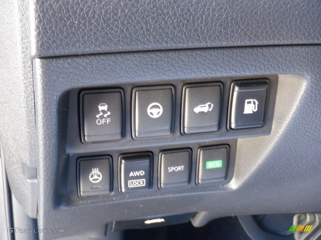 2019 Nissan Rogue SV AWD Controls Photos