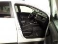Super White - RAV4 XLE Photo No. 35