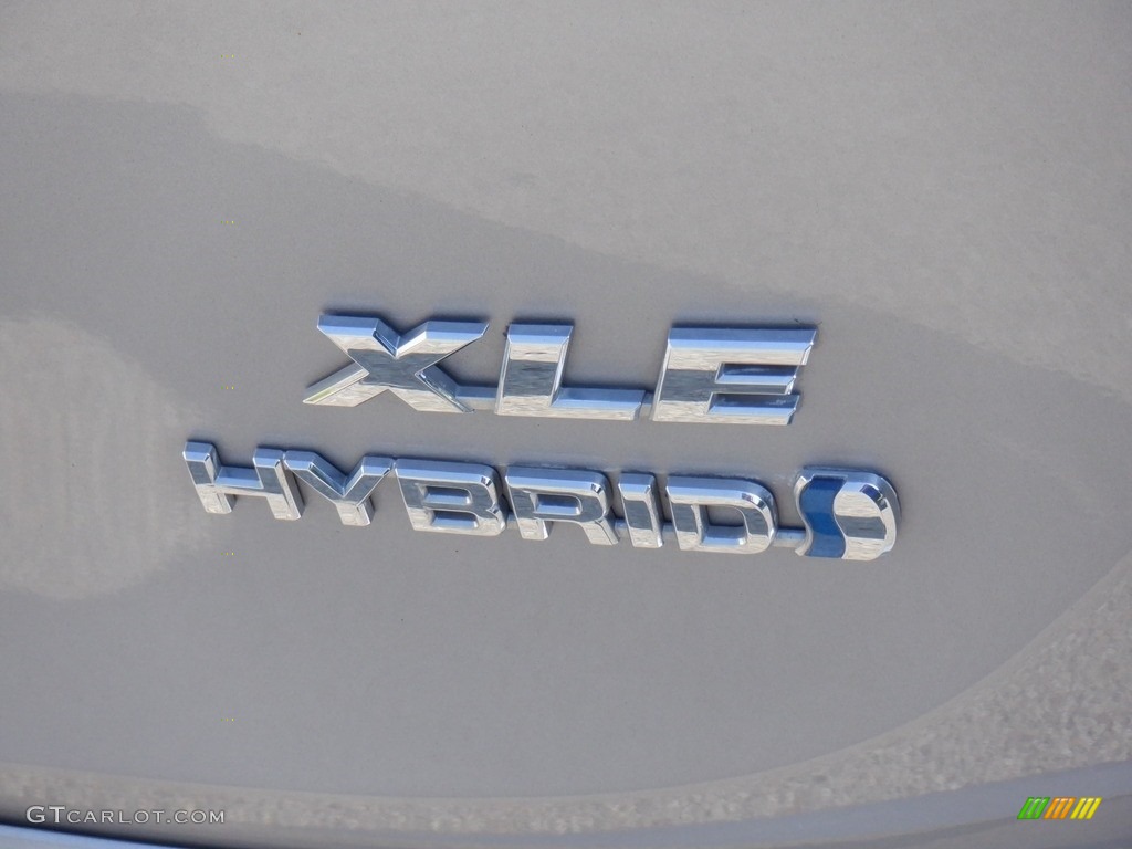 2017 RAV4 XLE AWD Hybrid - Silver Sky Metallic / Ash photo #16