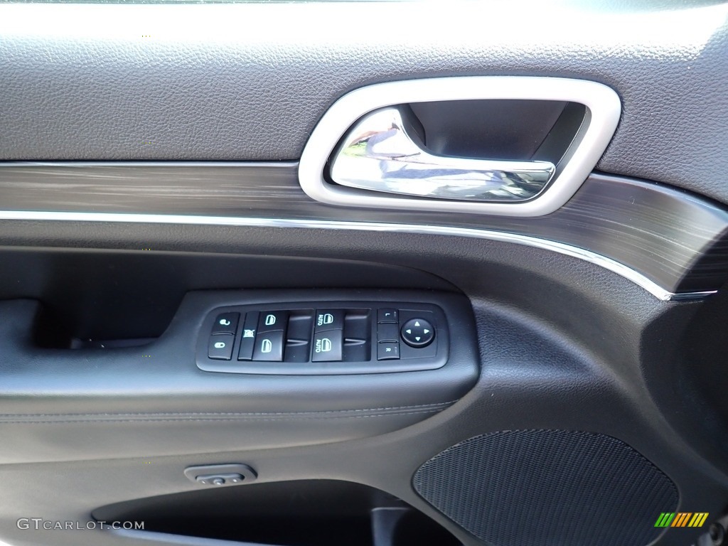 2020 Jeep Grand Cherokee Limited 4x4 Black Door Panel Photo #146319305