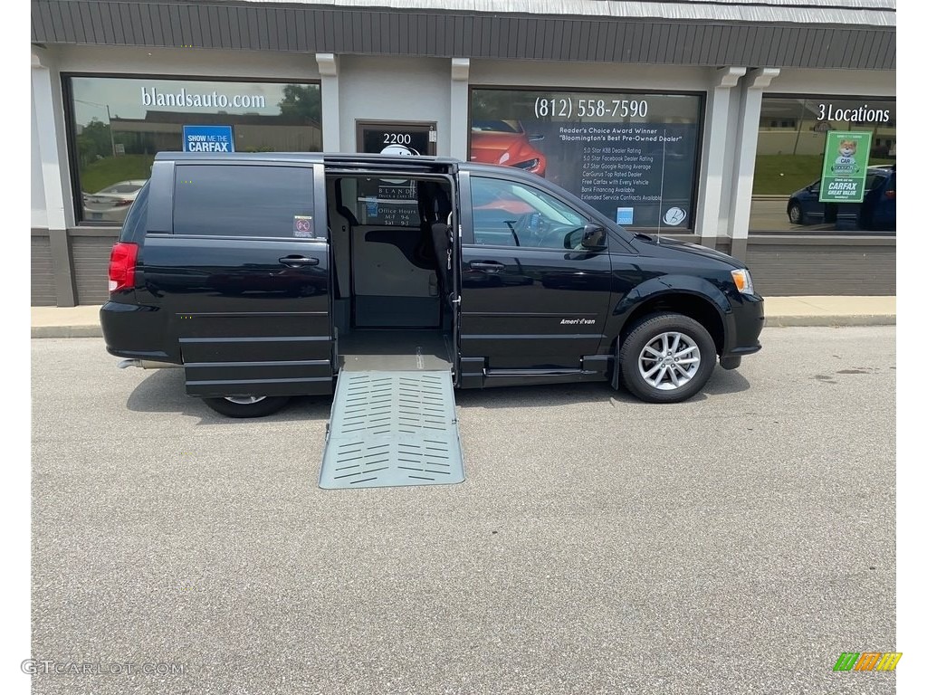 Brilliant Black Crystal Pearl Dodge Grand Caravan