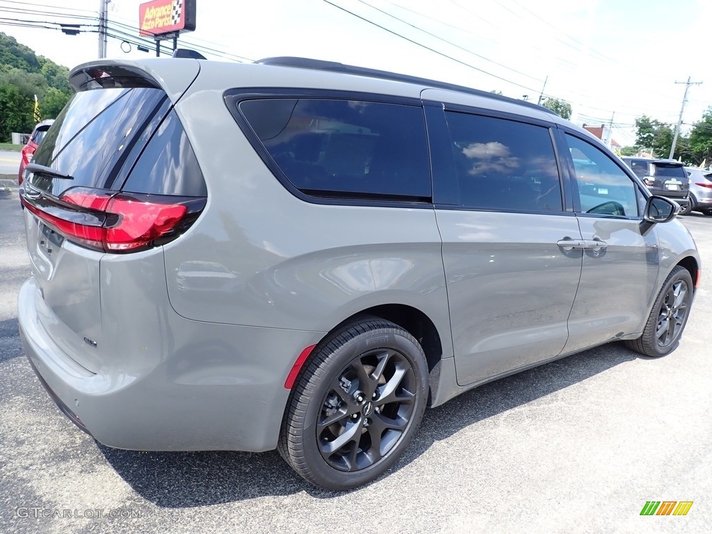 2023 Pacifica Touring L AWD - Ceramic Gray / Black photo #6