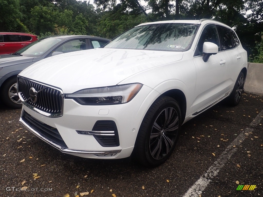 Crystal White Metallic 2023 Volvo XC60 B5 Plus AWD Exterior Photo #146321594