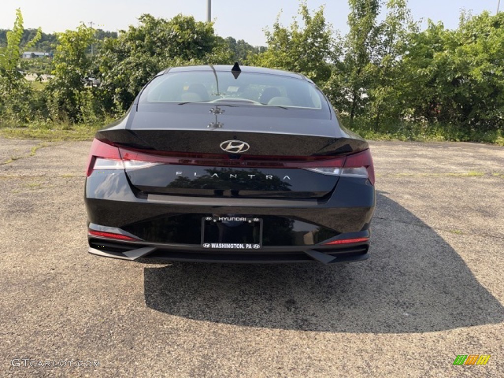 2023 Elantra SEL - Phantom Black / Medium Gray photo #4