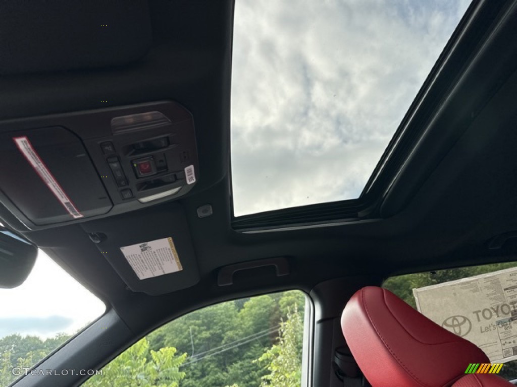 2023 Highlander XSE - Wind Chill Pearl / Cockpit Red photo #14