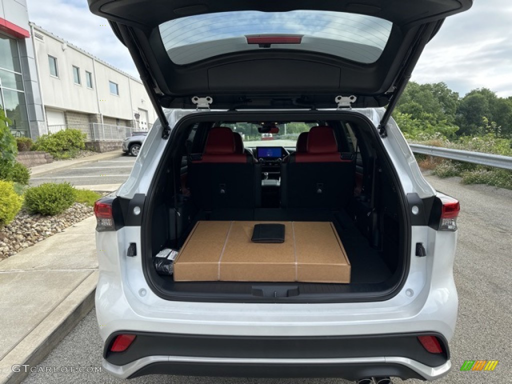 2023 Toyota Highlander XSE Trunk Photos