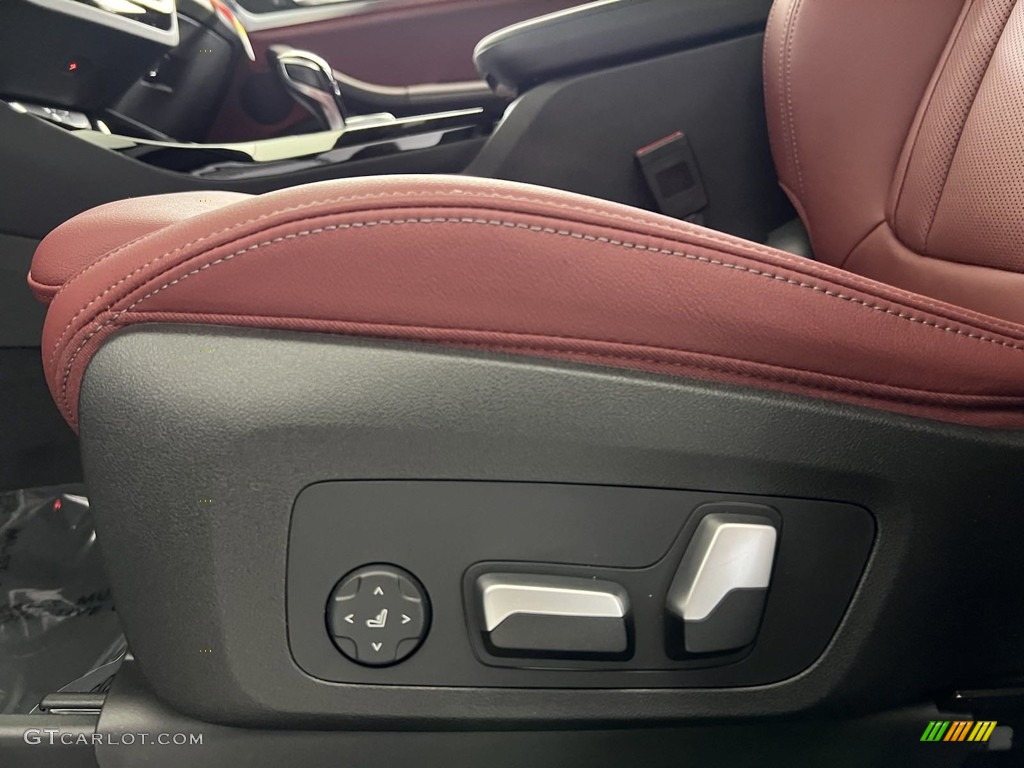 2023 BMW X3 sDrive30i Front Seat Photo #146324465