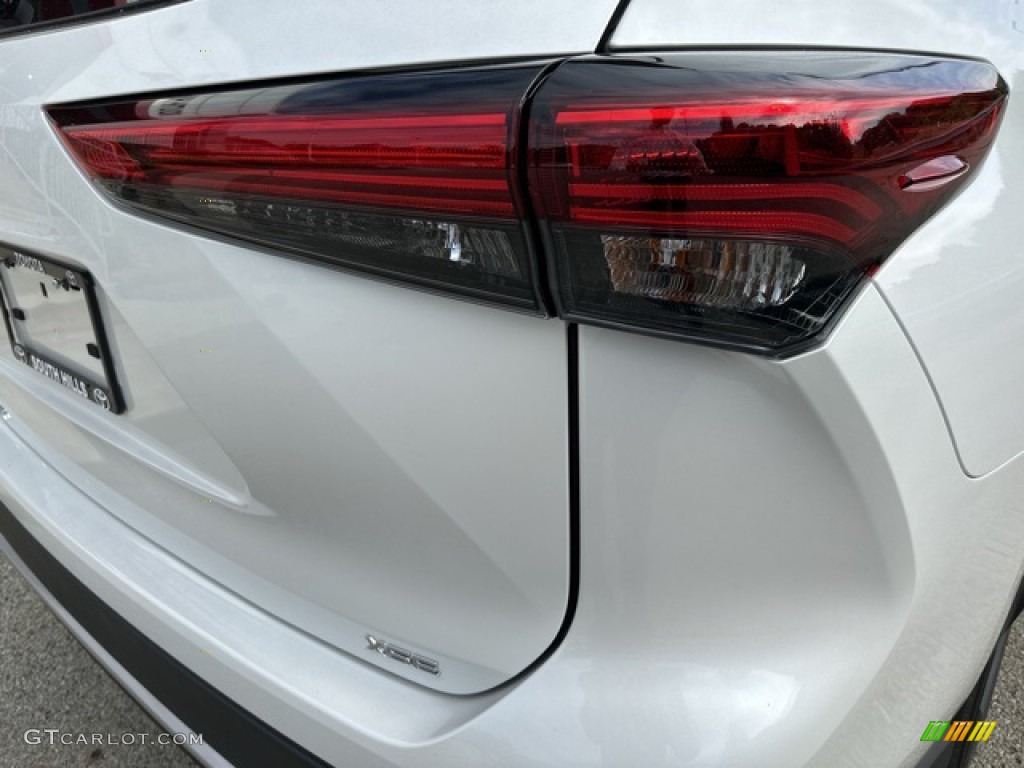 2023 Highlander XSE - Wind Chill Pearl / Cockpit Red photo #25