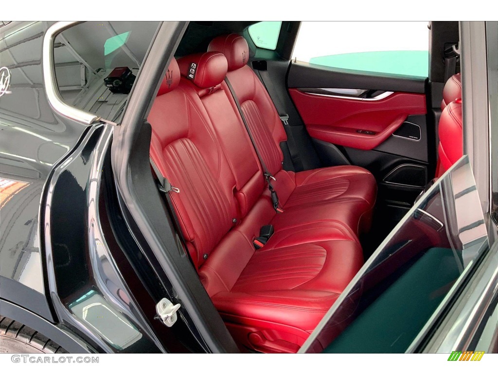 Red Interior 2017 Maserati Levante S AWD Photo #146324657