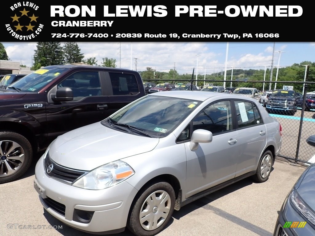 Brilliant Silver Metallic Nissan Versa