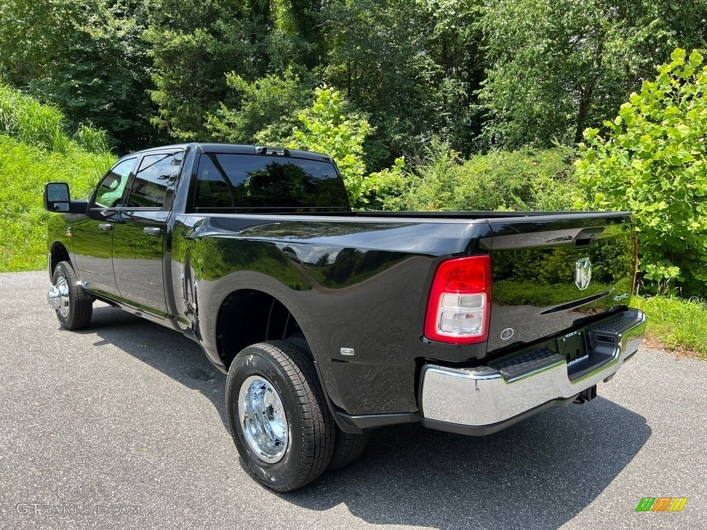 2023 3500 Tradesman Crew Cab 4x4 - Diamond Black Crystal Pearl / Diesel Gray/Black photo #9