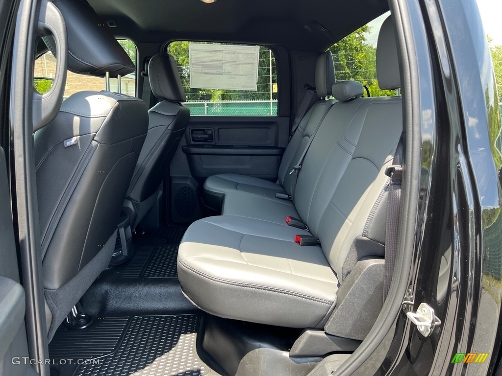2023 3500 Tradesman Crew Cab 4x4 - Diamond Black Crystal Pearl / Diesel Gray/Black photo #13