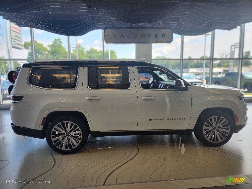 2023 Grand Wagoneer Series III 4x4 - Bright White / Tupelo/Black photo #3