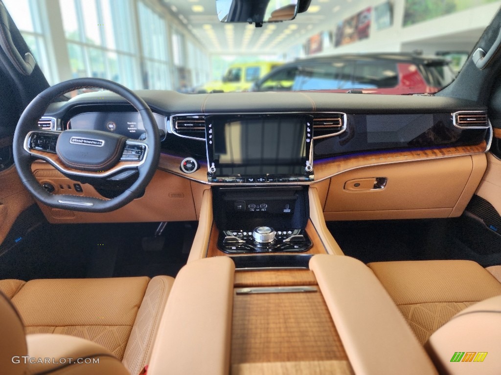 2023 Jeep Grand Wagoneer Series III 4x4 Dashboard Photos