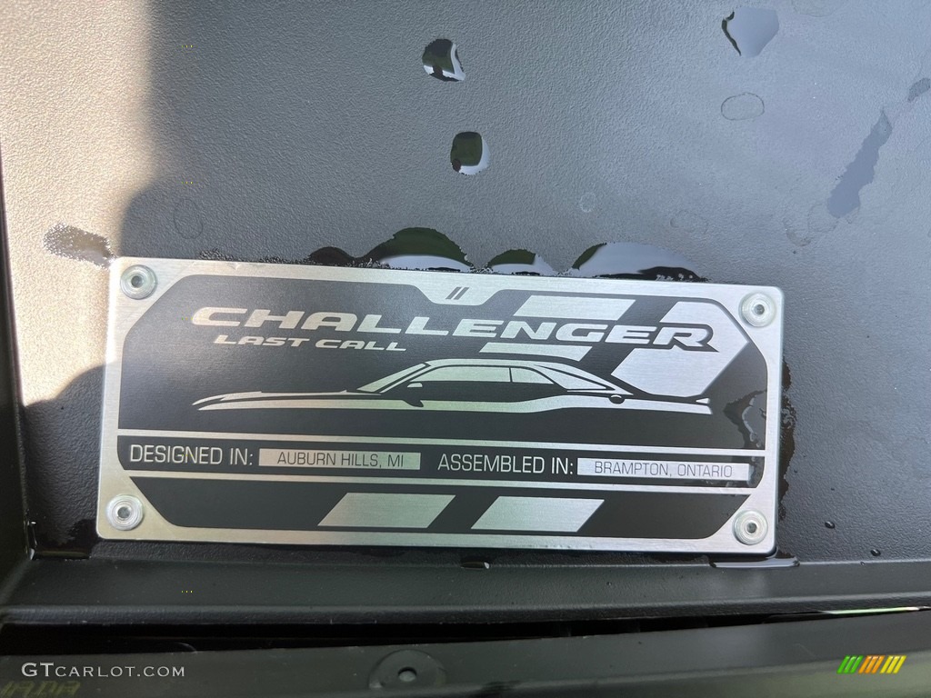 2023 Dodge Challenger R/T Marks and Logos Photos