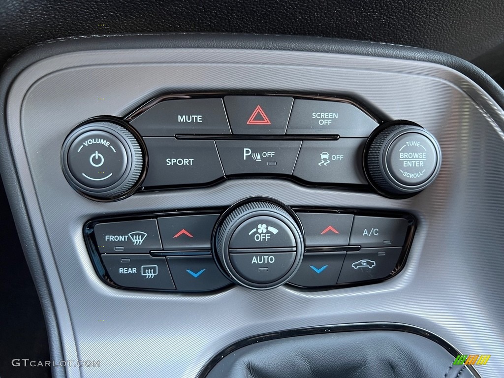 2023 Dodge Challenger R/T Controls Photos