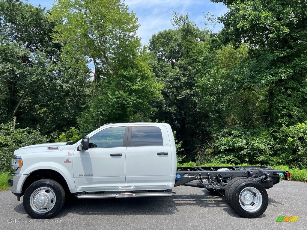2023 4500 SLT Crew Cab 4x4 Chassis - Bright White / Diesel Gray/Black photo #1