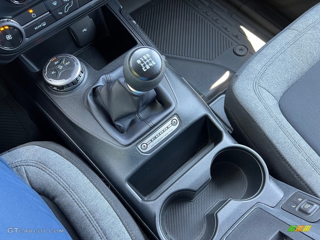 2022 Ford Bronco Base 4x4 2-Door Transmission Photos