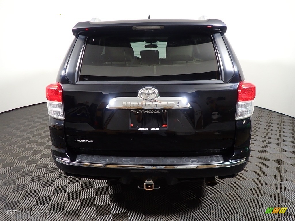 2011 4Runner Limited 4x4 - Black / Sand Beige photo #15
