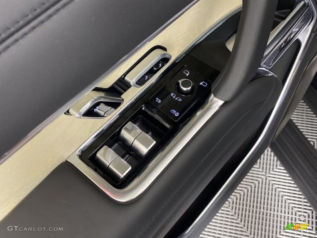 2023 Land Rover Range Rover SV Controls Photos