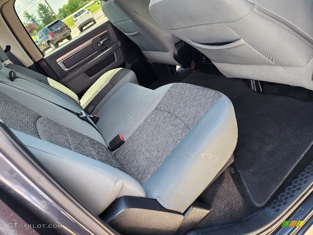 2015 Ram 2500 SLT Crew Cab 4x4 Rear Seat Photos