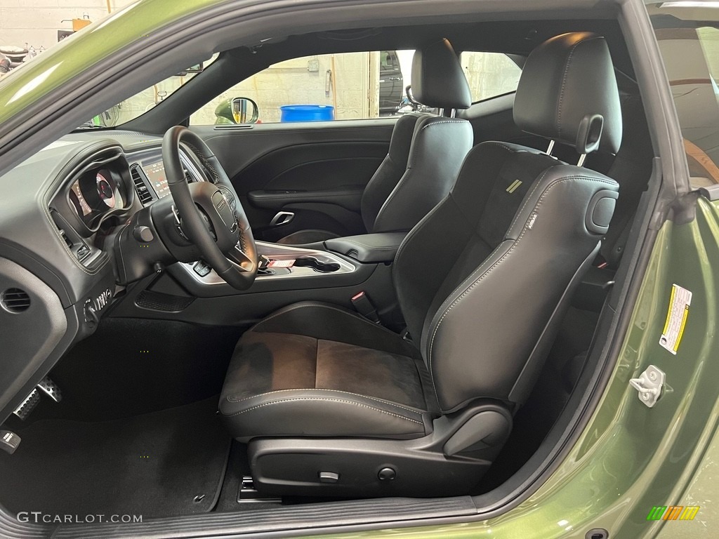 Black w/Green Stitching Interior 2023 Dodge Challenger R/T Scat Pack Swinger Edition Widebody Photo #146333076