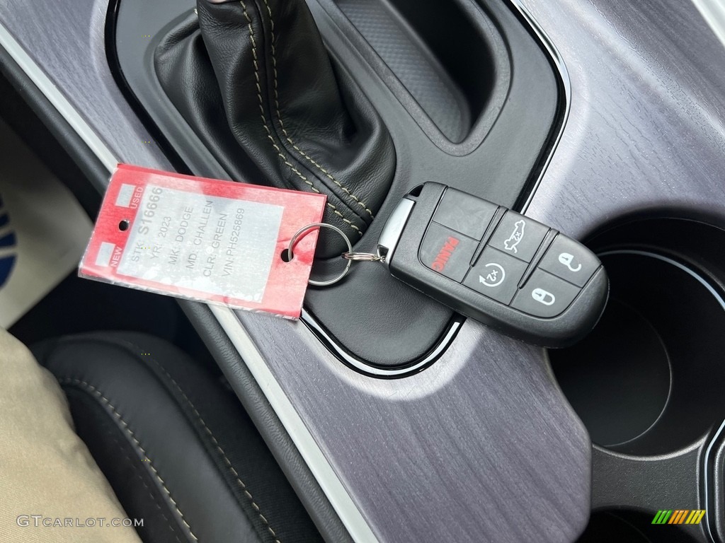 2023 Dodge Challenger R/T Scat Pack Swinger Edition Widebody Keys Photo #146333364