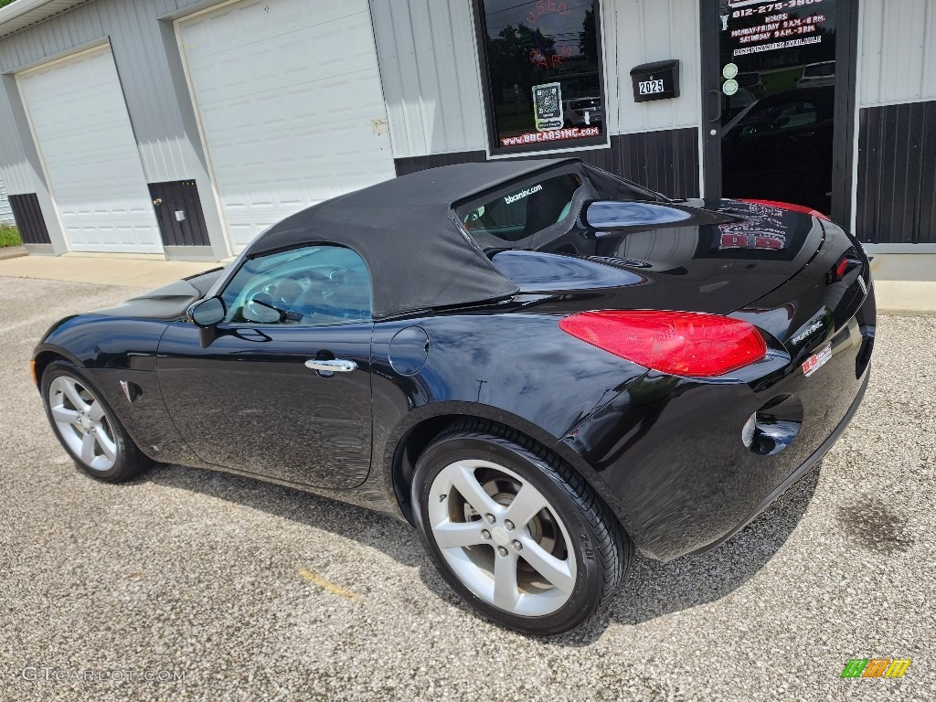 2006 Solstice Roadster - Mysterious Black / Ebony photo #2