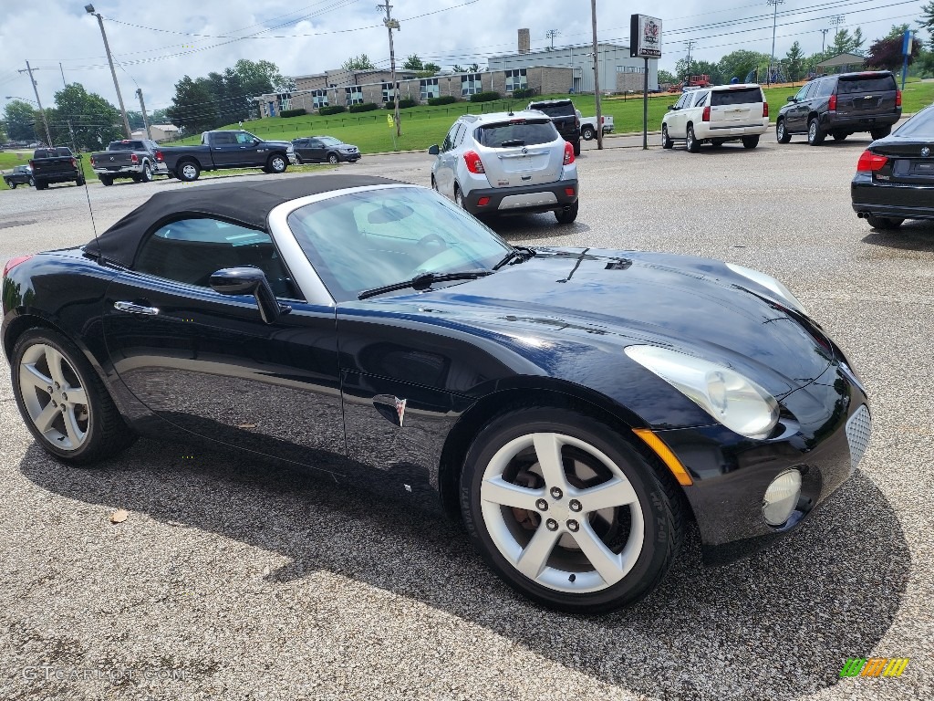 2006 Solstice Roadster - Mysterious Black / Ebony photo #5