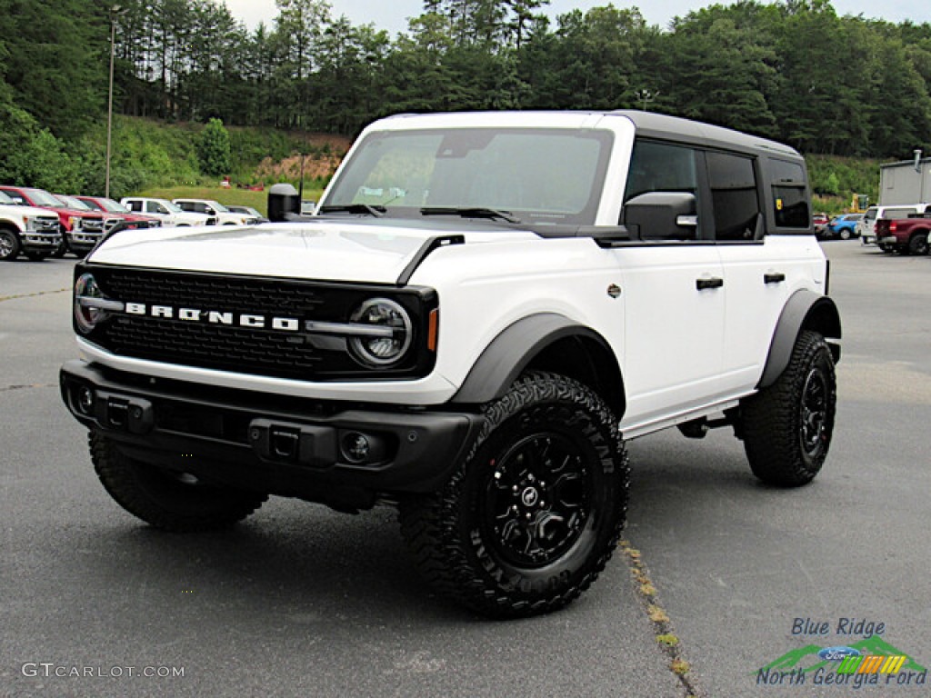 2023 Bronco Wildtrak 4X4 4-Door - Oxford White / Medium Sandstone photo #1