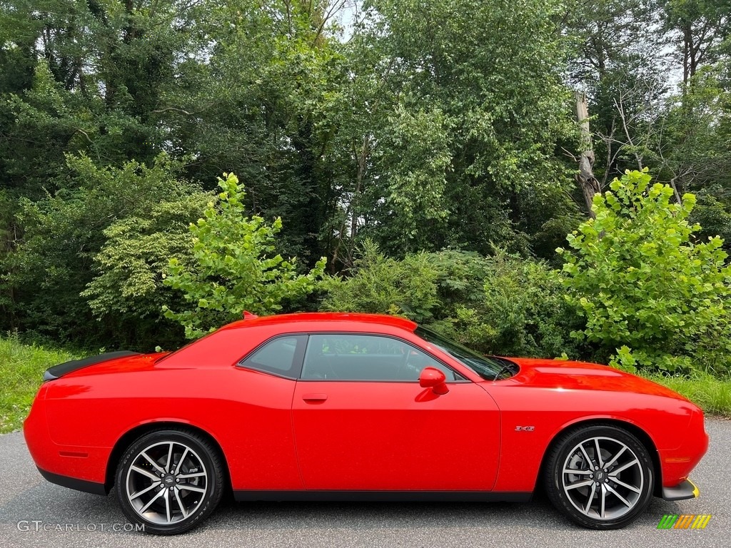 Go Mango 2023 Dodge Challenger R/T Plus Exterior Photo #146336841