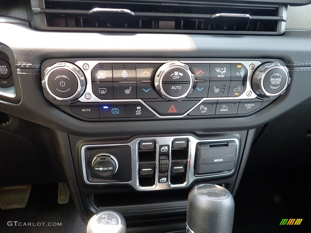 2024 Jeep Wrangler 4-Door Sahara 4xe Hybrid Controls Photo #146337900