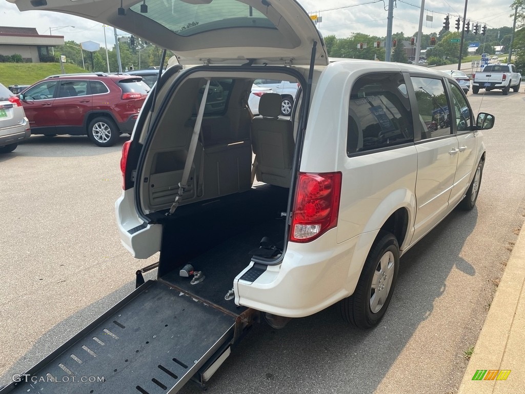 2012 Grand Caravan SE - Stone White / Black/Light Graystone photo #3