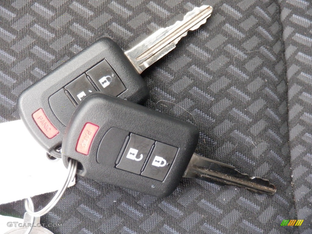 2023 Mitsubishi Eclipse Cross LE S-AWC Keys Photo #146338419