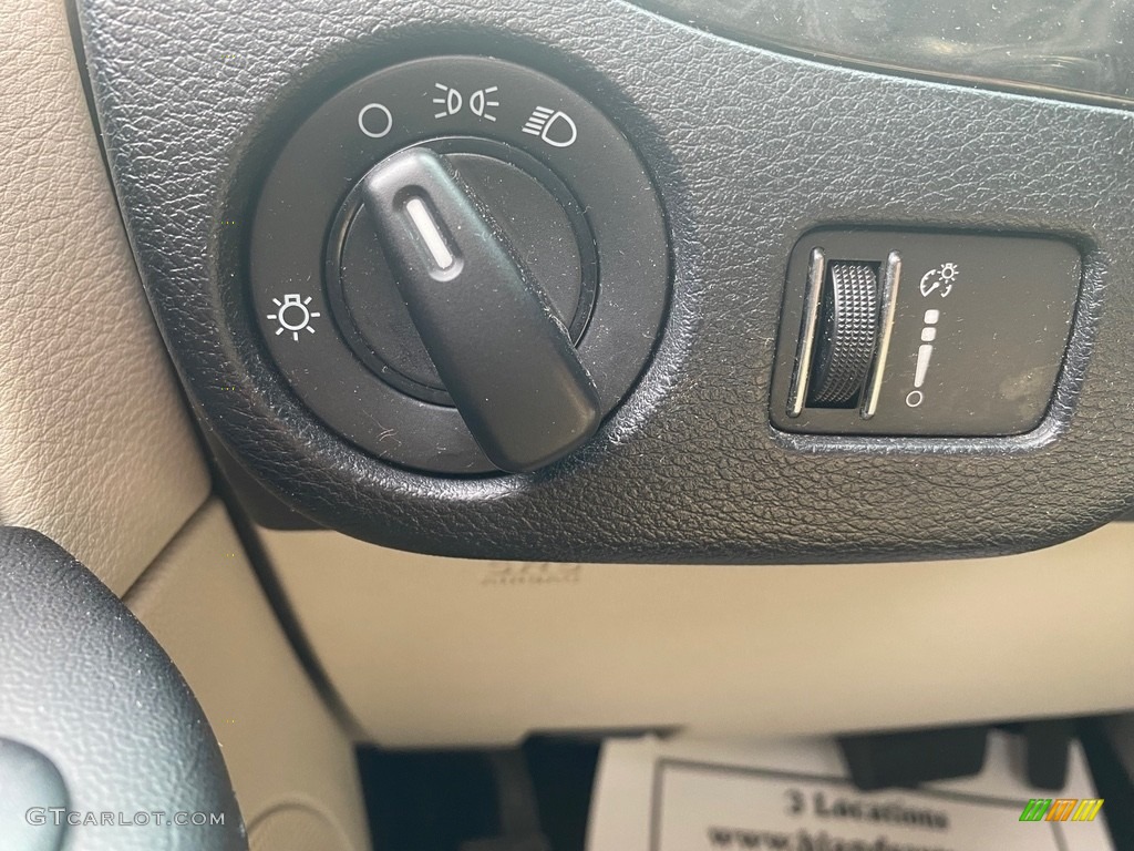 2012 Grand Caravan SE - Stone White / Black/Light Graystone photo #10