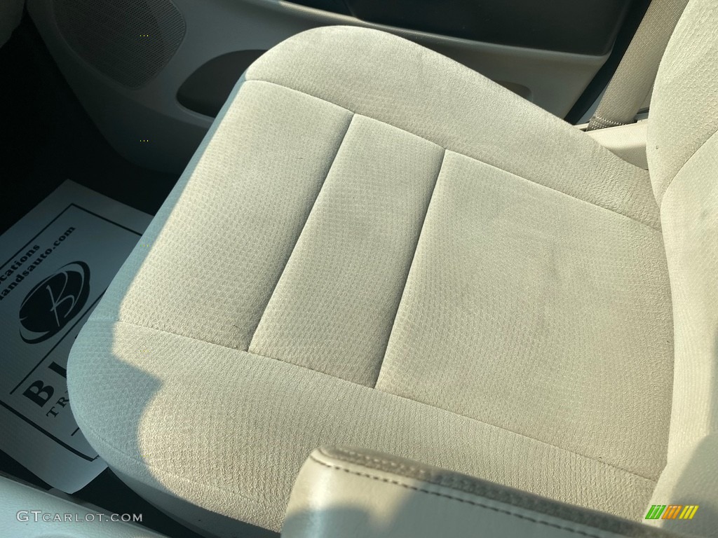 2012 Grand Caravan SE - Stone White / Black/Light Graystone photo #22