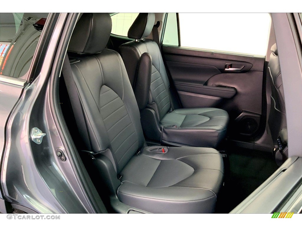 Black Interior 2022 Toyota Highlander XLE Photo #146341633
