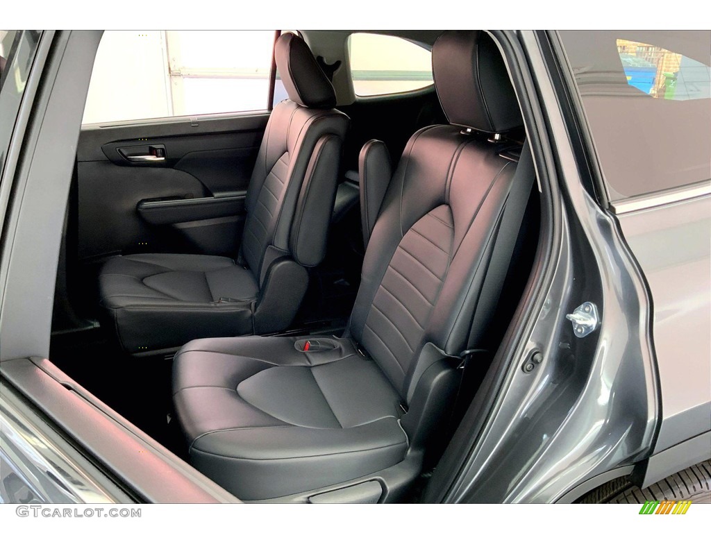 Black Interior 2022 Toyota Highlander XLE Photo #146341654