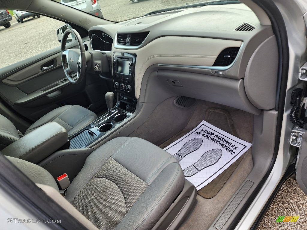 2017 Traverse LT AWD - Silver Ice Metallic / Dark Titanium/Light Titanium photo #25