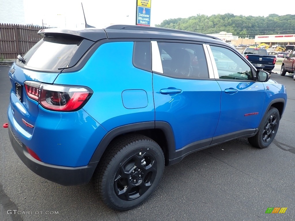 2023 Compass Trailhawk 4x4 - Laser Blue Pearl / Black photo #6